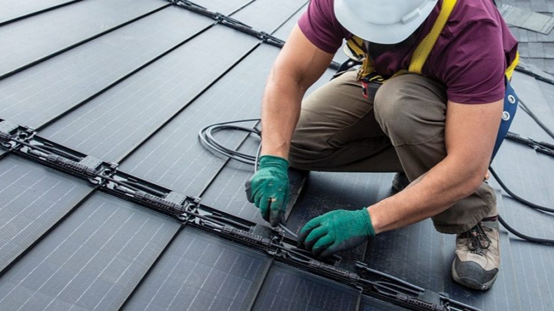 Timberline Solar™ Explained: What Makes a Solar Roof Different from Traditional Solar Panels in San Diego